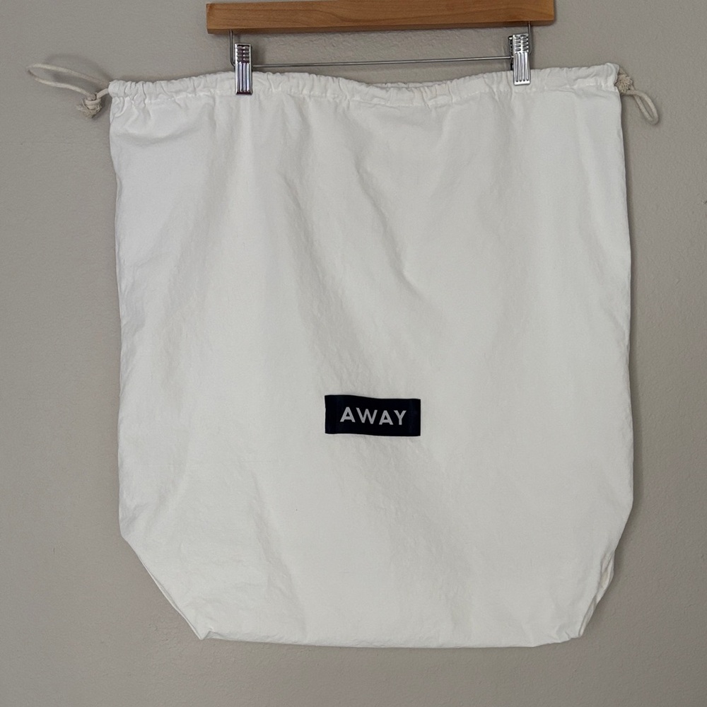 Away Luggage Suitcase White Drawstring Dust Bag Cover Laundry Bag